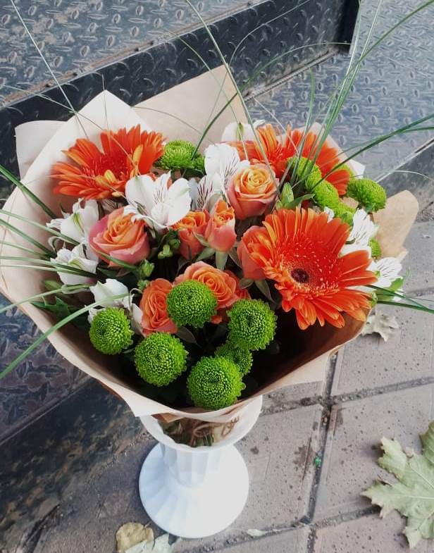 Букет цветов из: Герберы, Хризантемы, Альстромерии и Розы в Вёшенской