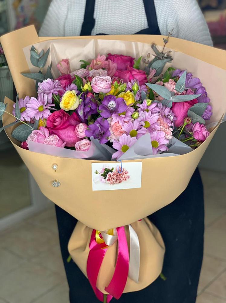 Букет цветов из: Хризантемы, Гвоздики и Альстромерии в Вёшенской