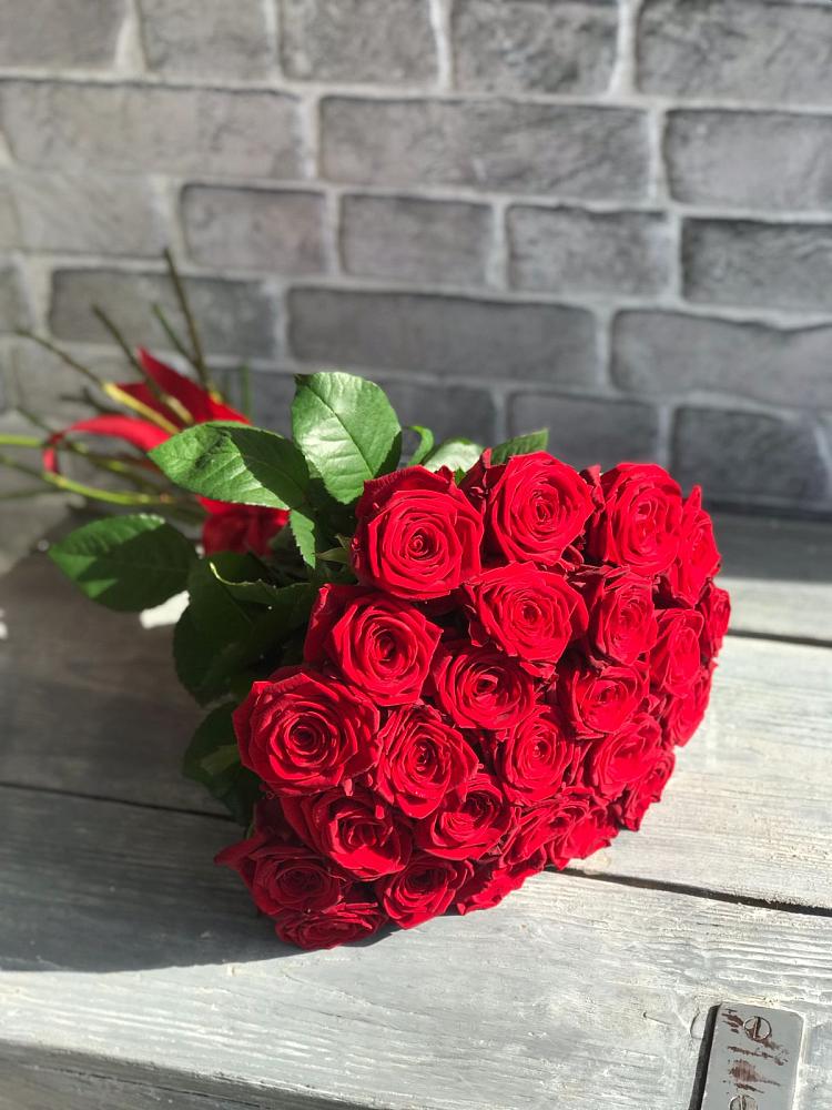 Букет Красные розы Фридом в Вёшенской