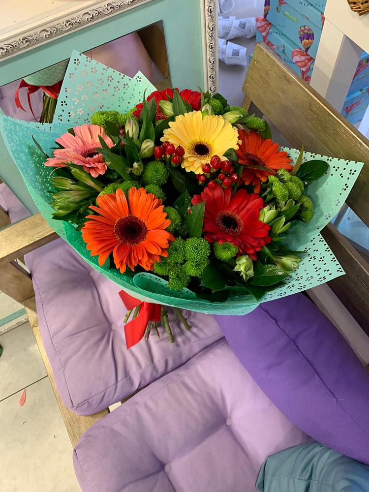 Букет цветов из: Герберы, Хризантемы и Альстромерии в Вёшенской