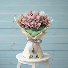 Букет цветов из:  Орхидеи и Розы в Вёшенской