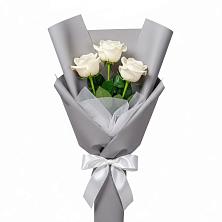 Букет 3 белые розы в Вёшенской