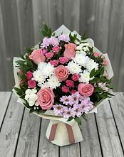 Букет цветов из:  Альстромерии, Гвоздики, Розы и Хризантемы в Вёшенской