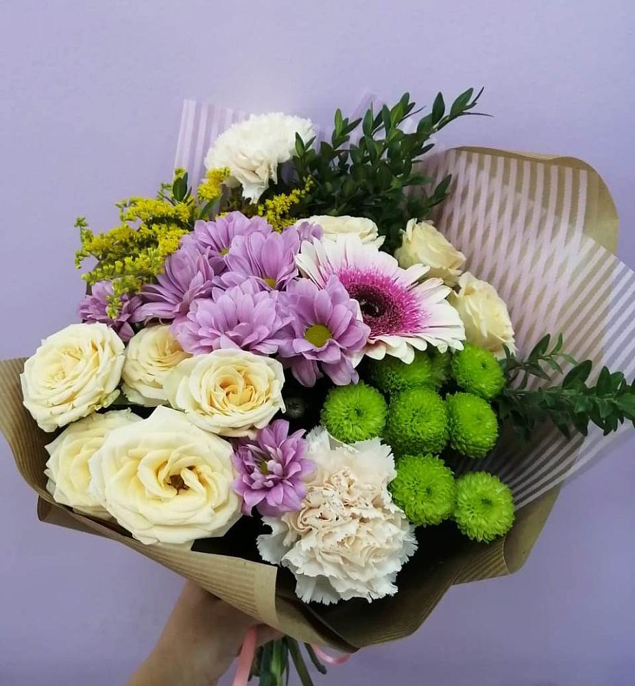 Букет цветов из: Хризантемы, Розы, Гвоздики и Герберы в Вёшенской