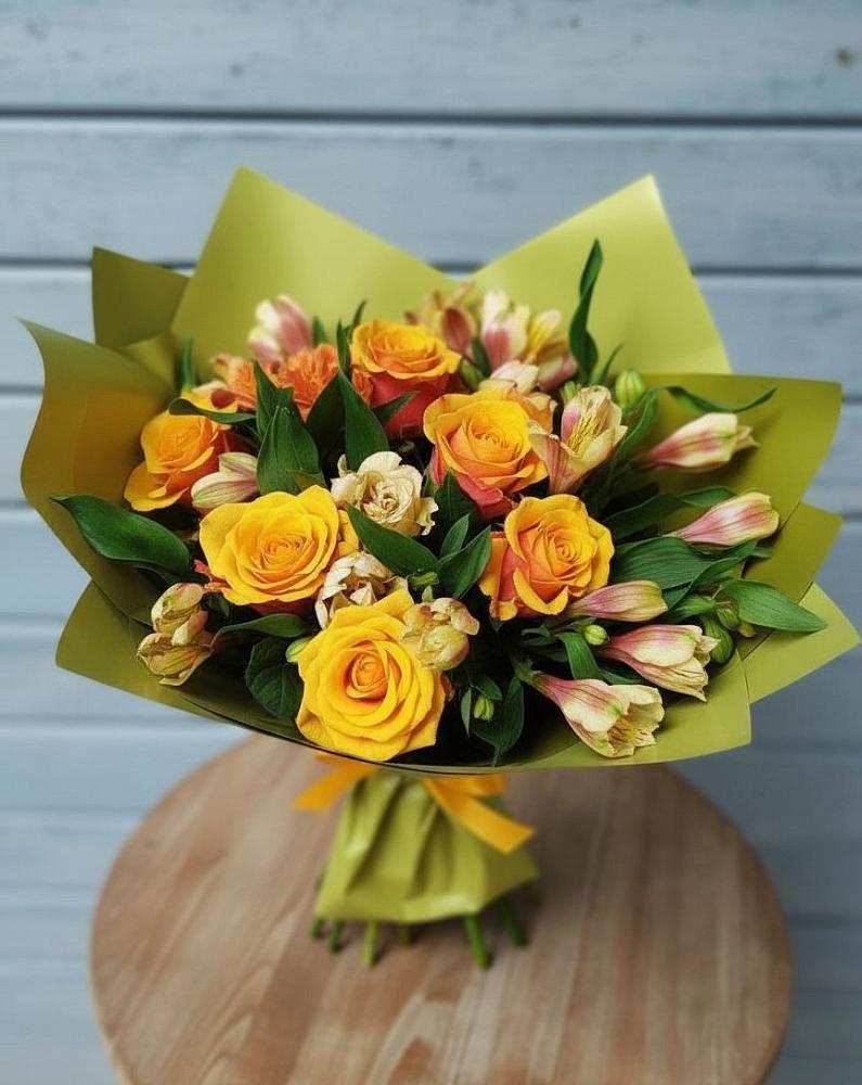Букет цветов из: Альстромерии и Розы в Вёшенской