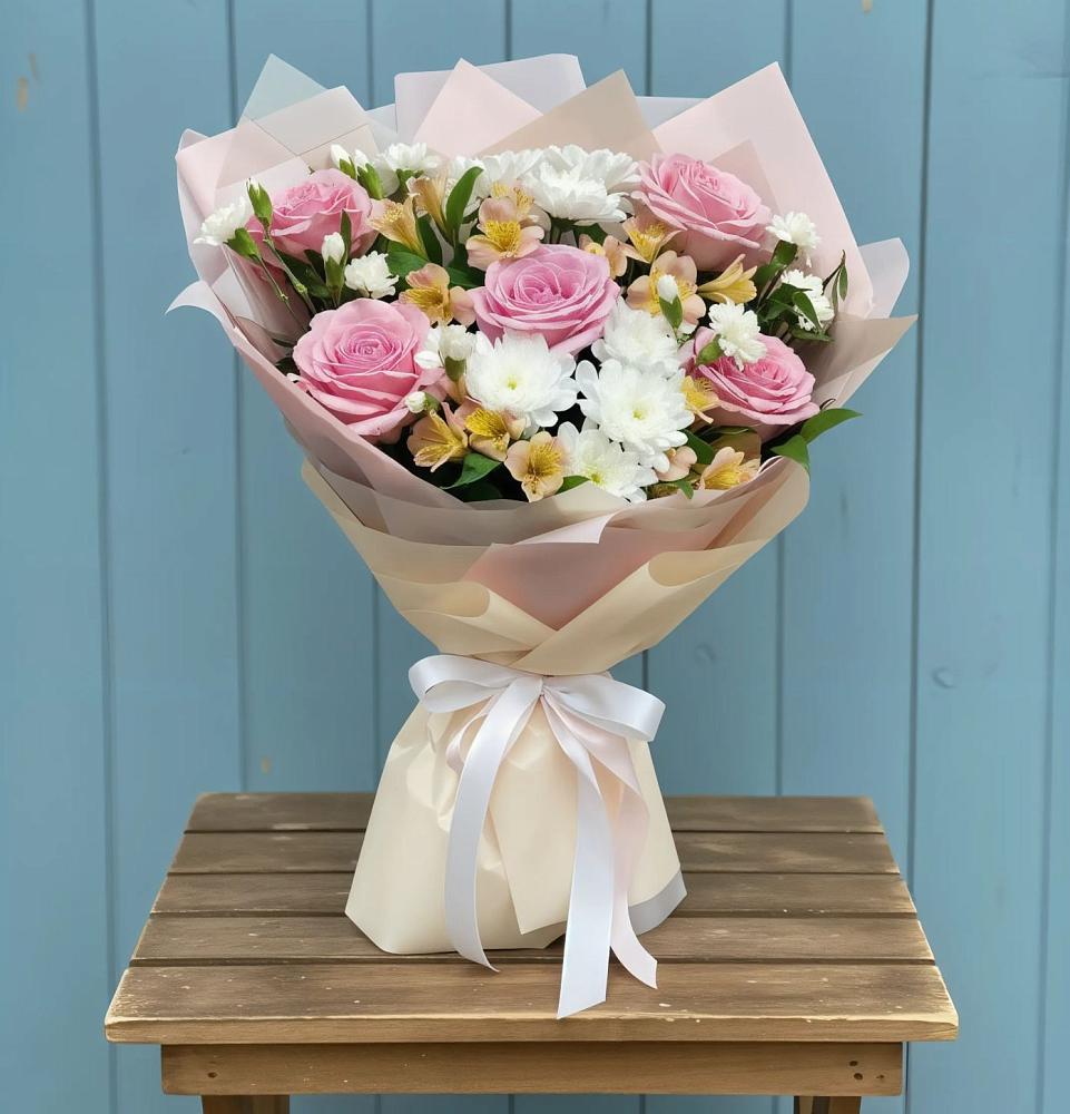 Букет цветов из: Гвоздики, Орхидеи и Розы в Вёшенской