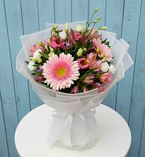 Букет цветов из:  Герберы, Альстромерии и Лизиантусы в Вёшенской