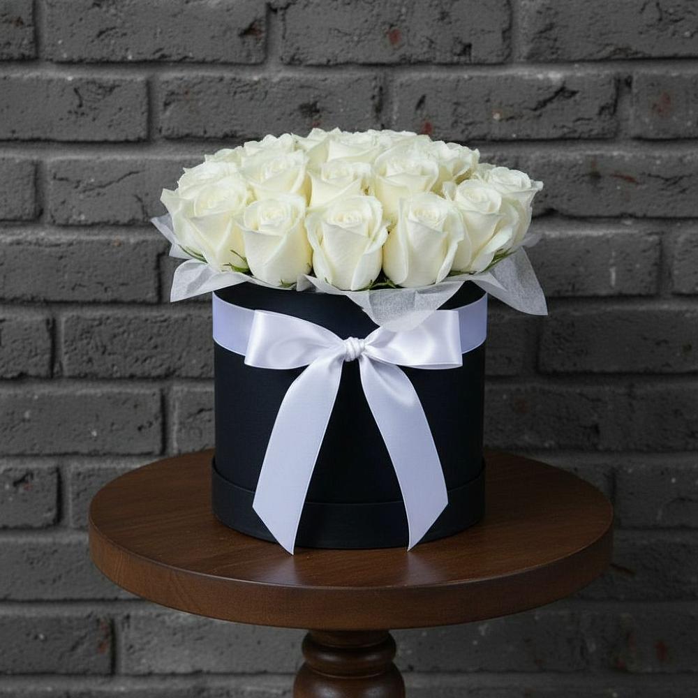 Цветочная композиция из Розы в шляпной коробке в Вёшенской