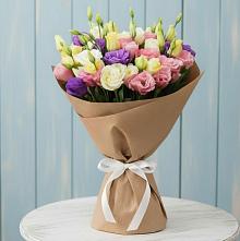 Букет цветов из:  Лизиантусы в Вёшенской
