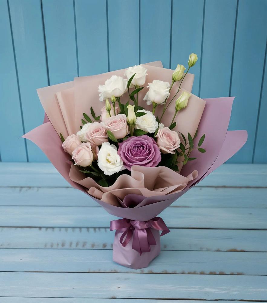 Букет цветов из: Розы и Лизиантусы в Вёшенской